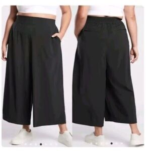 Athleta Brooklyn wide leg crop black plus size